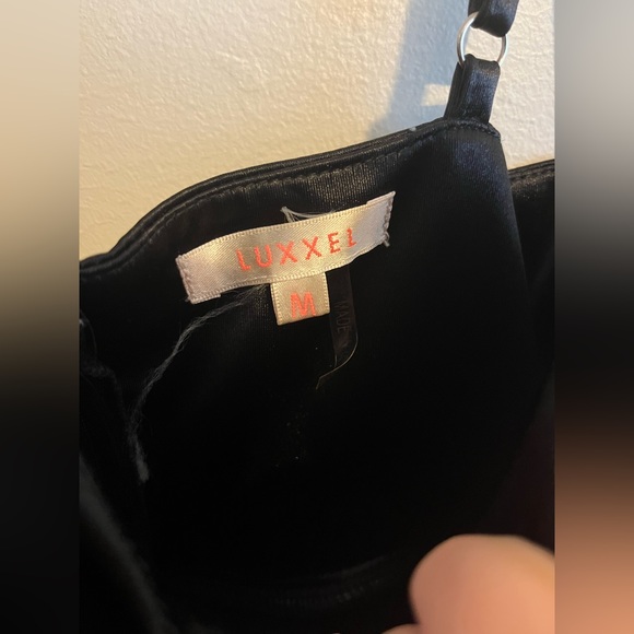 Stain evening gown - Picture 3 of 3